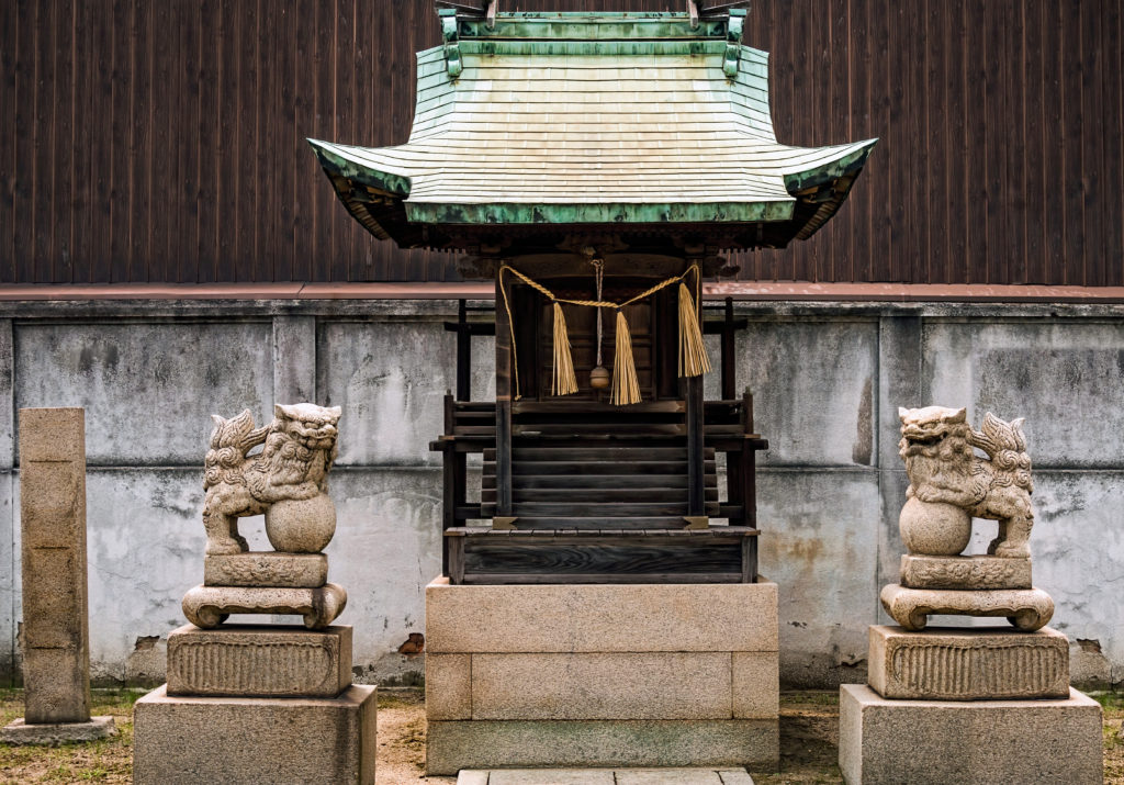 Entering a Shinto Shrine: the Purification Process